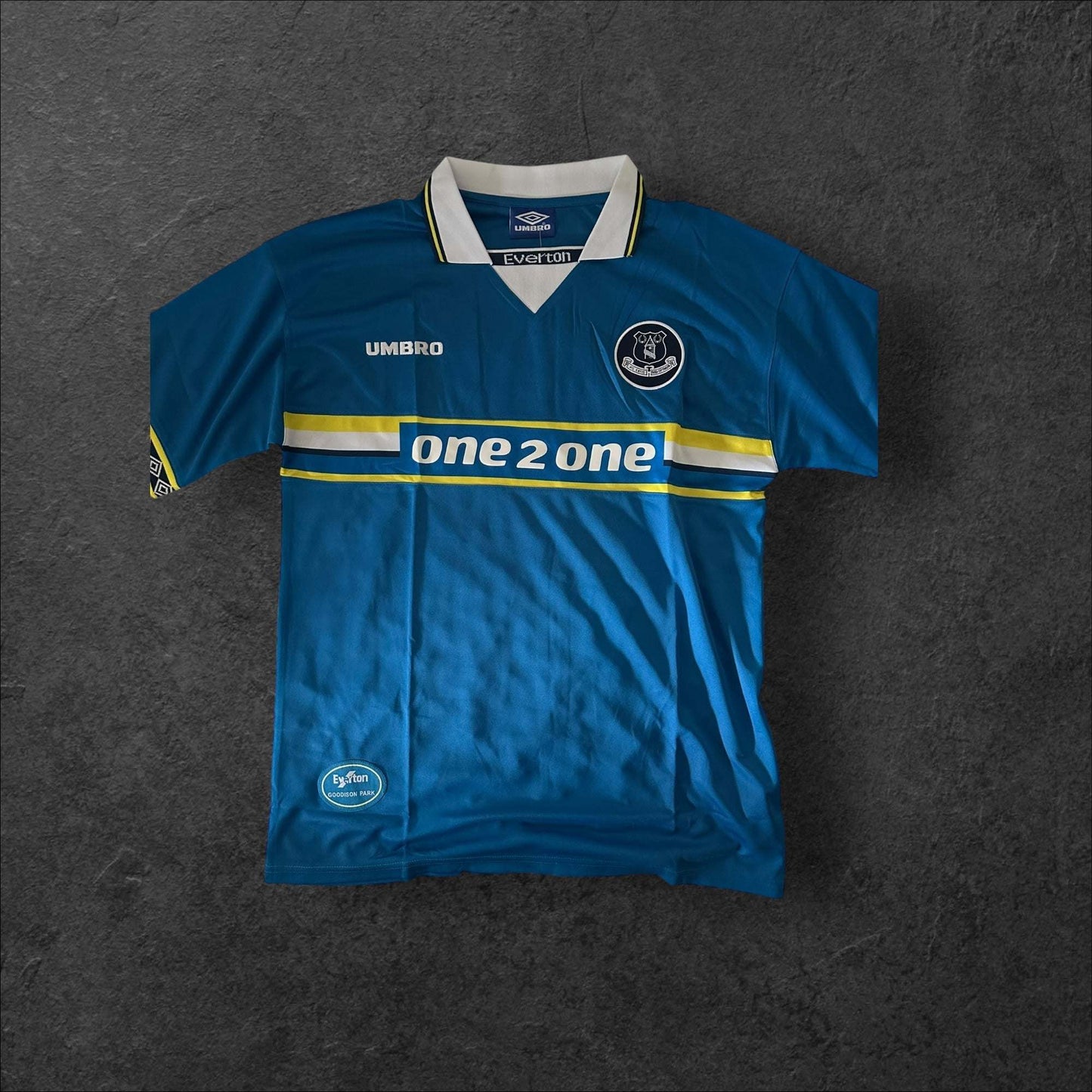 Everton Home 1999-00 vintage football jersey in royal blue with white accents, featuring Everton crest.
